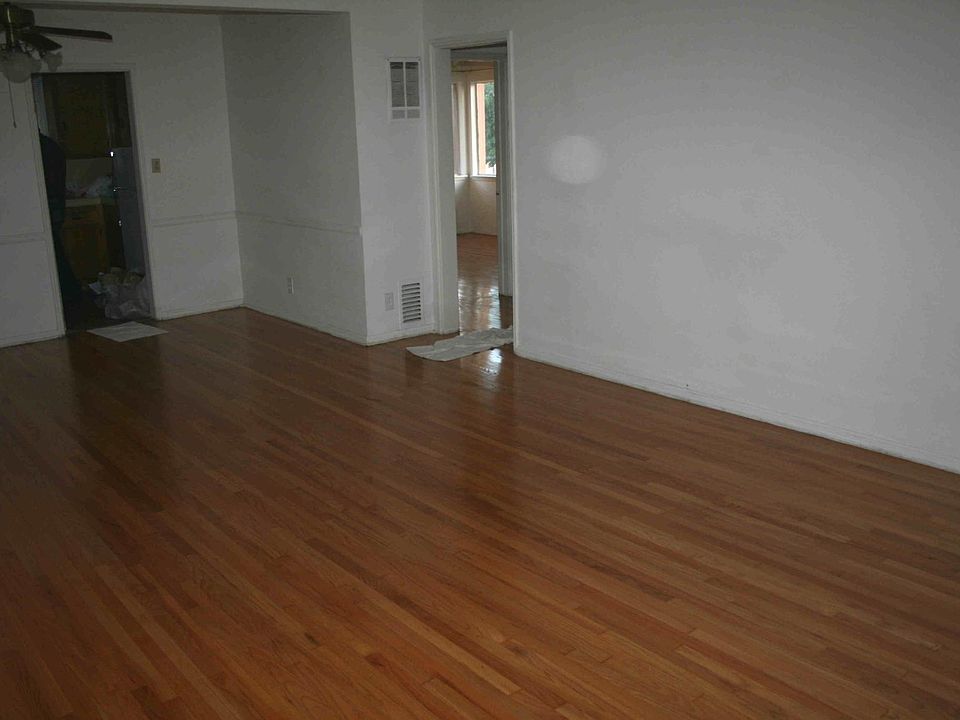 Living Room and Hallway to the Bedrooms.