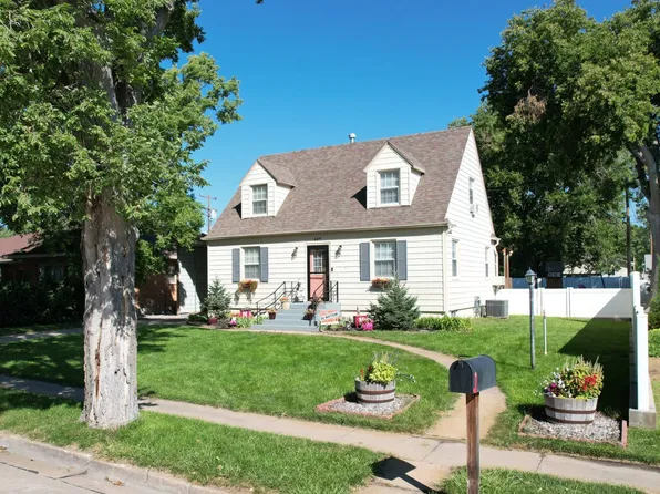 609 W 4th St, Ogallala, NE 69153