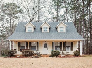 695 Turkey Point Dr, Lagrange, GA 30240
