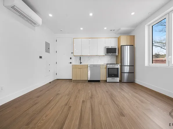 105 Hawthorne Street image 1 of 11