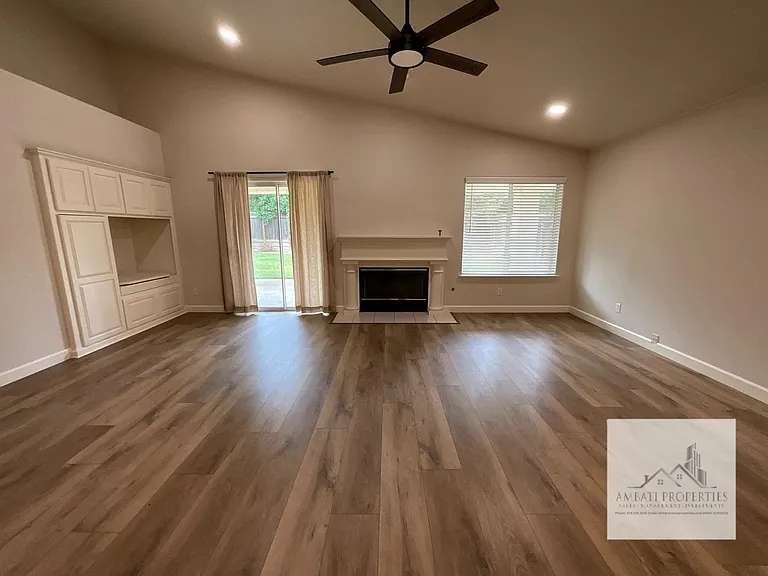1834 E Lester Ave — Photo 8