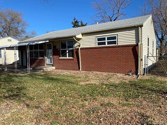 3rd image of 753 Windsor Dr