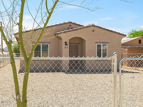 2 bed, 770 sqft, $1,400 — Photo 4
