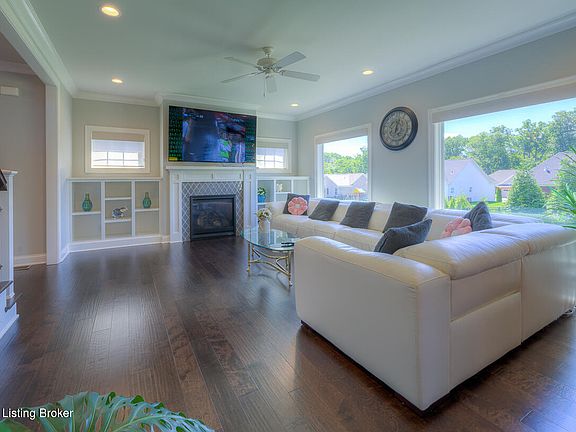 2nd image of 3604 Aspen Creek Dr