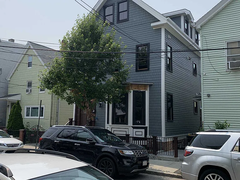 Elm St — Photo 8