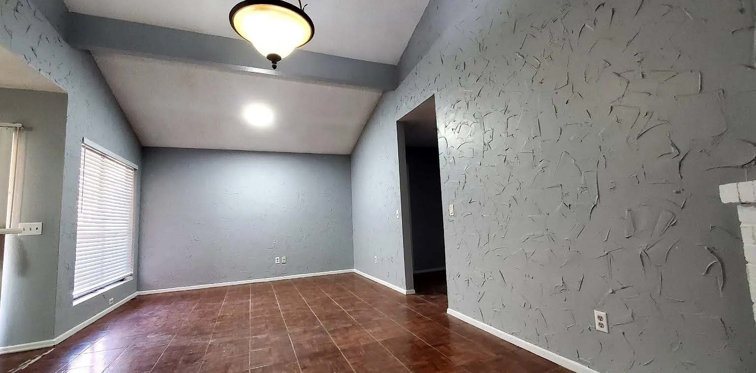 115 W Timberview Ln — Photo 4