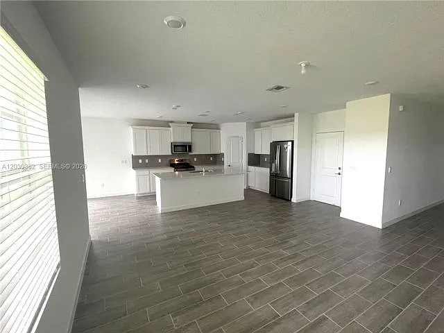 19472 Whispering Creek Rd — Photo 3