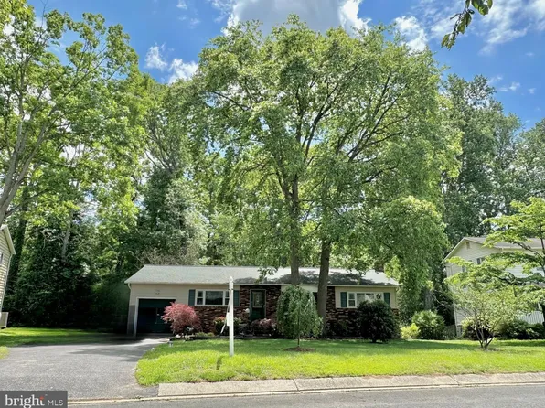 1235 Lorene Dr, Pasadena, MD 21122