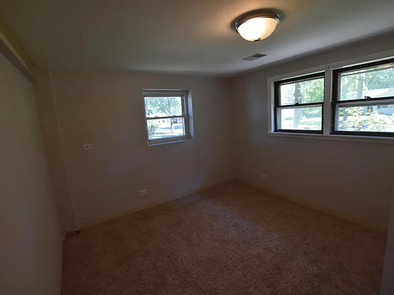7852 Sprucewood Ave — Photo 34