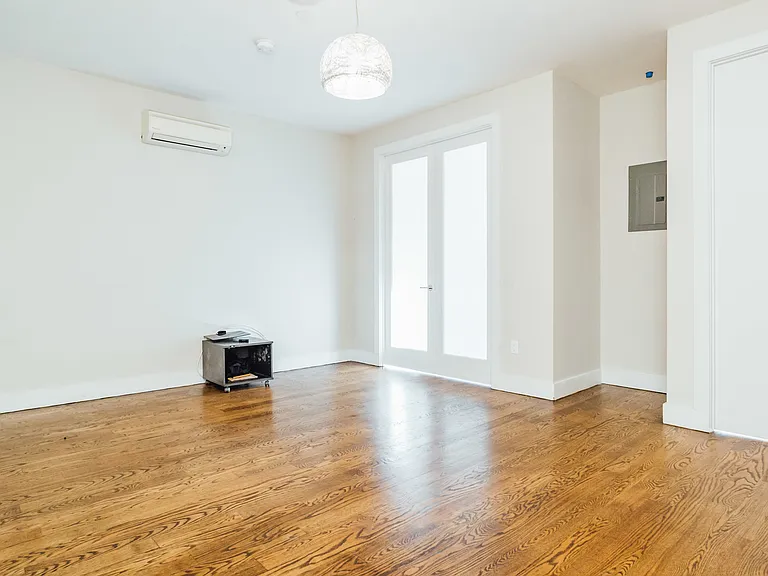 112 Manhattan Ave #62 — Photo 2