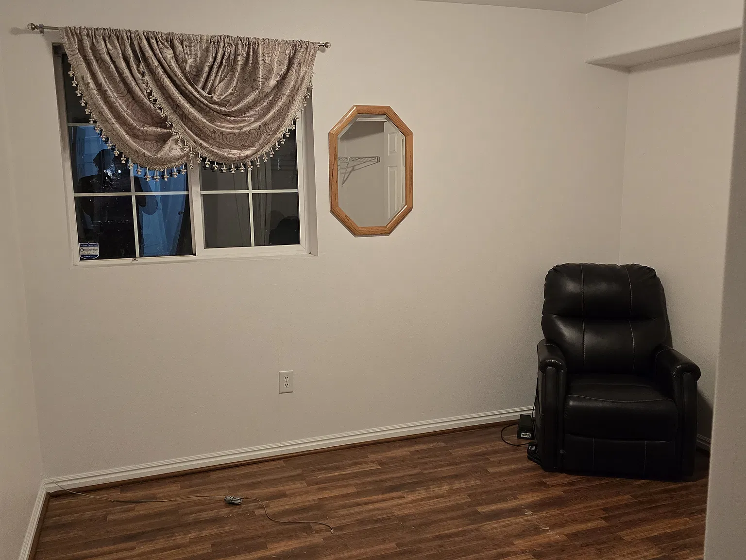 2 bed, 963 sqft, $750 — Photo 1