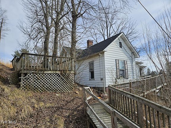 3rd image of 204 High Ave NE