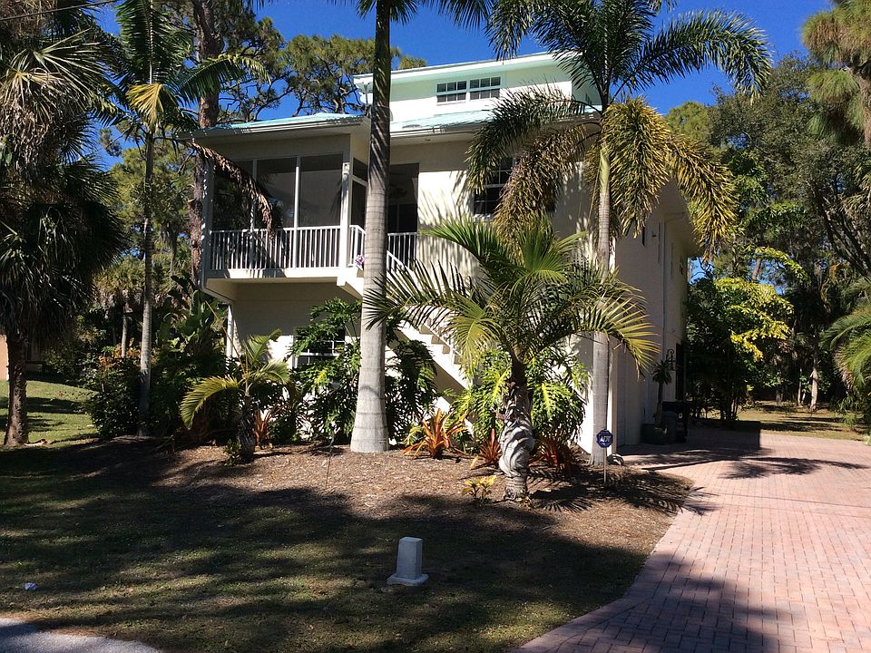 770 Yale St.