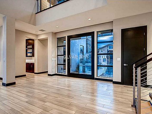 3rd image of 39 Moonfire Dr
