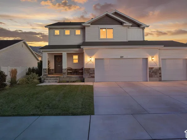 227 W Braeburn Ln, Santaquin, UT 84655
