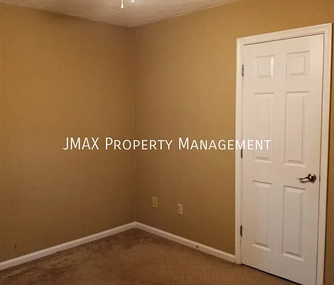 2679 Beverly Blvd SW — Photo 13
