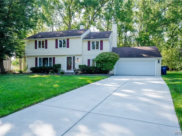 47 Doral Ct, East Amherst, NY 14051