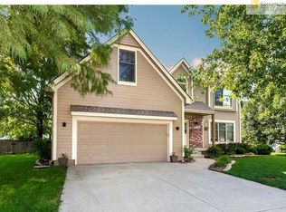 400 SE Alexandria Dr, Lees Summit, MO 64063