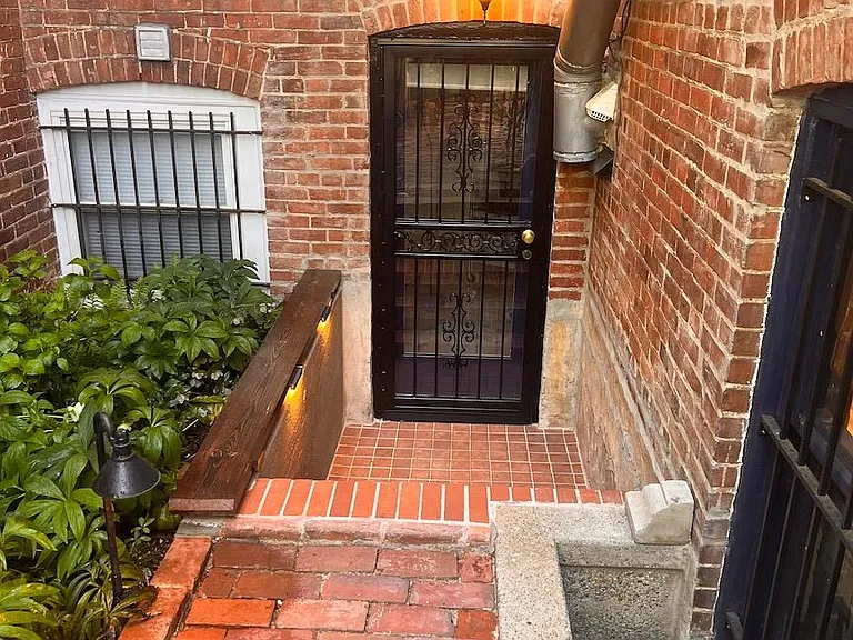 1878 Monroe St NW #B — Photo 22