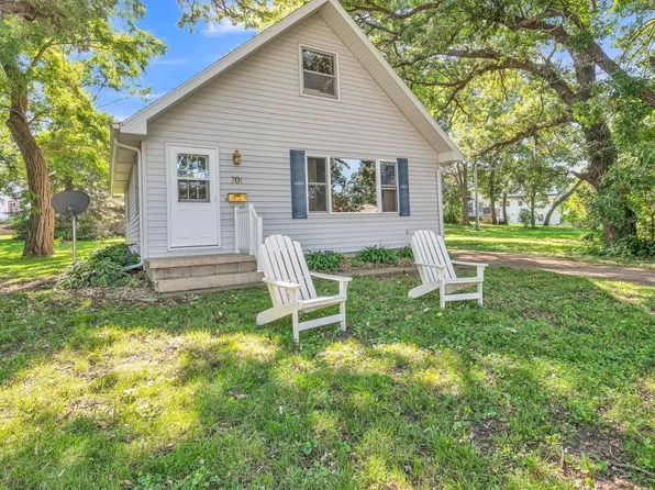701 7th St, Spirit Lake, IA 51360