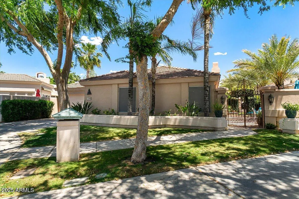 2 bed, 2.0 bath, 1813 sqft, $6,000 — Photo 2