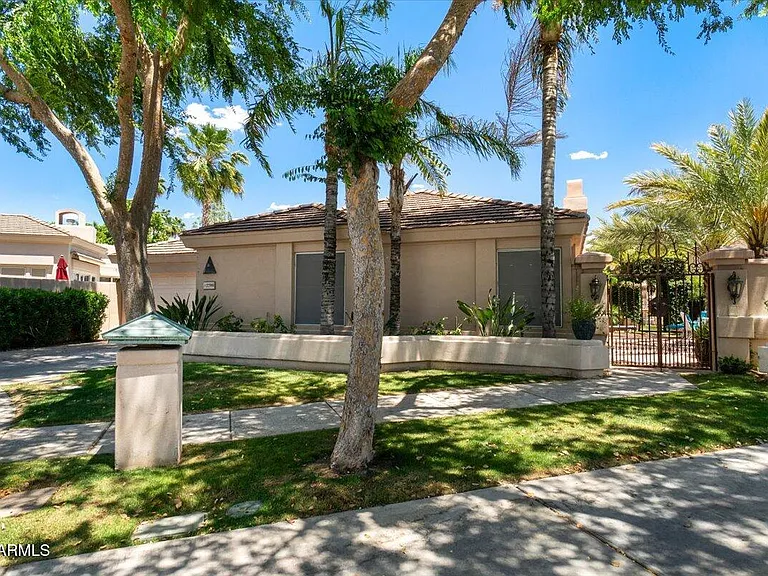 7799 E Oakshore Dr — Photo 2
