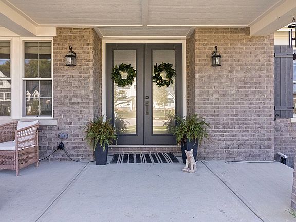 5th image of 25 Chatham Brook Dr