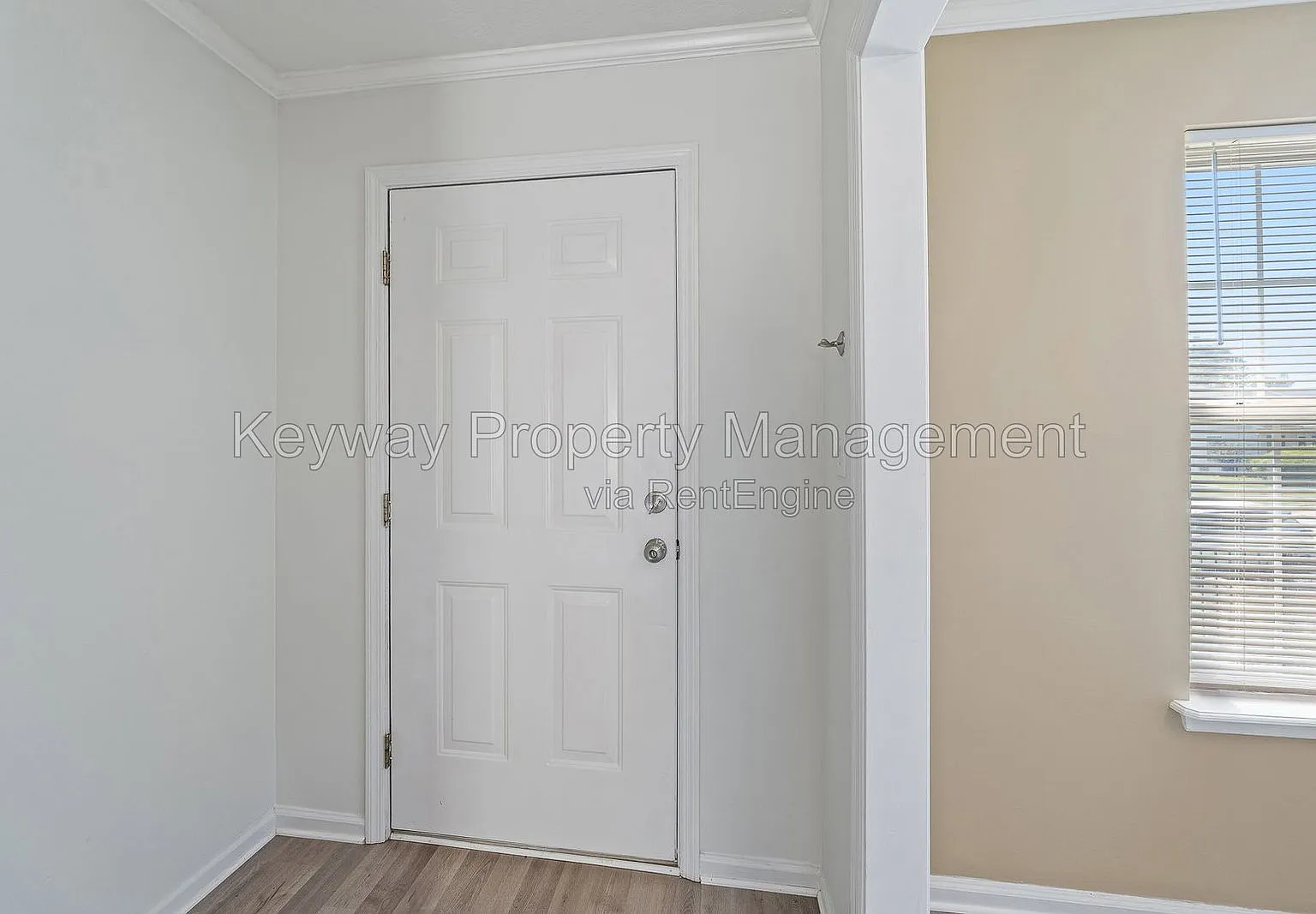 2 bed, 2.0 bath, 1100 sqft, $1,565 — Photo 2