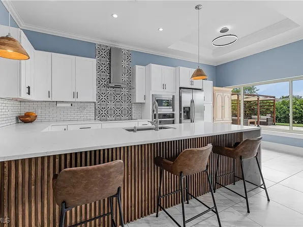 2322 Trafalgar Pkwy, Cape Coral, FL 33991