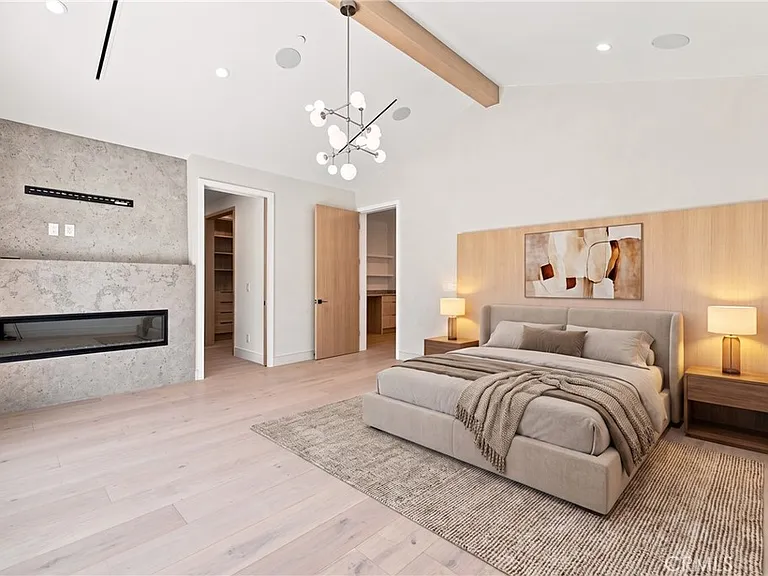 13944 Valleyheart Dr — Photo 3