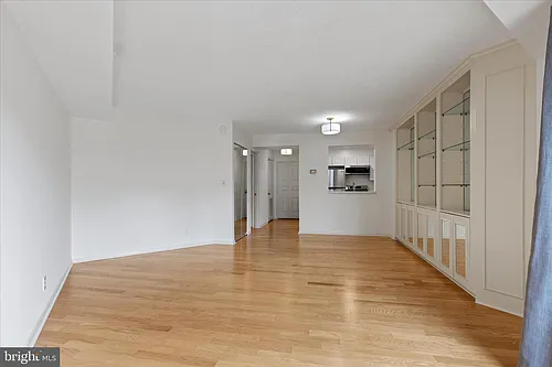 2100 Langston Blvd Photo 1