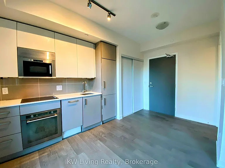 17 Dundonald St #406 — Photo 15