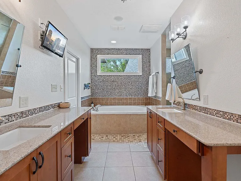 7604 Vail Valley Dr — Photo 16
