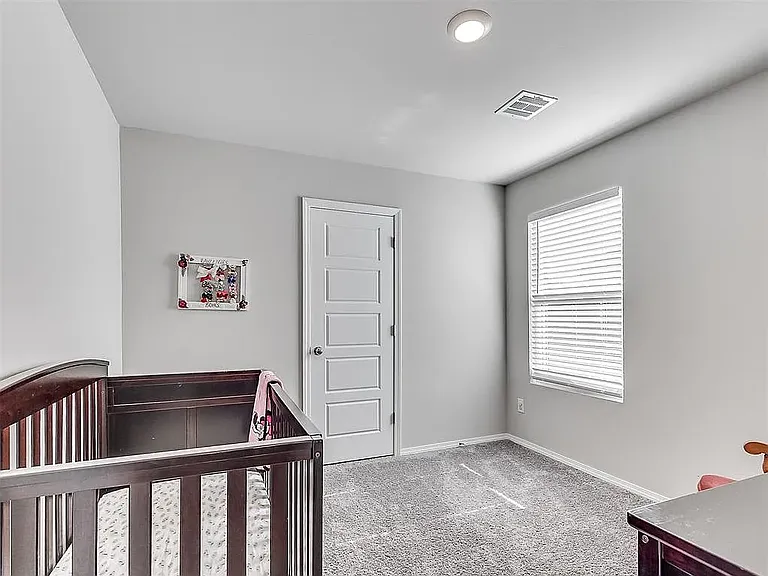496 SE 7th Pl — Photo 10