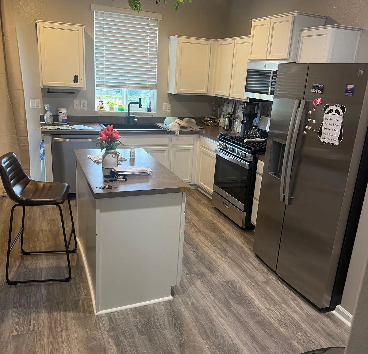 3 bed, 2.5 bath, 1698 sqft, $1,000 — Photo 2
