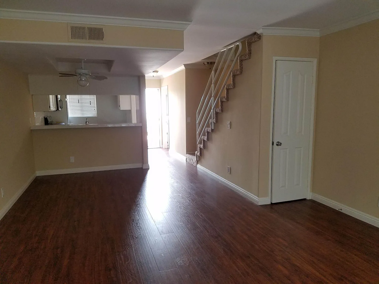 2 bed, 2.5 bath, 1200 sqft, $2,950 — Photo 2