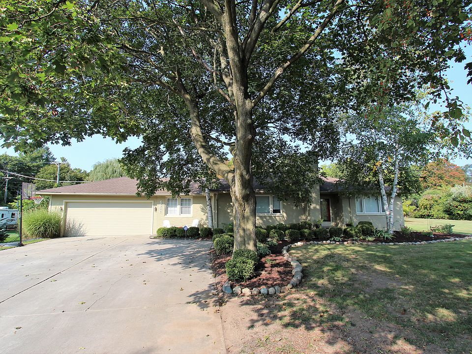 1st image of 19355 Pierson Dr