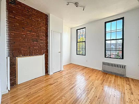 1st image of 242 Melrose St APT 2R