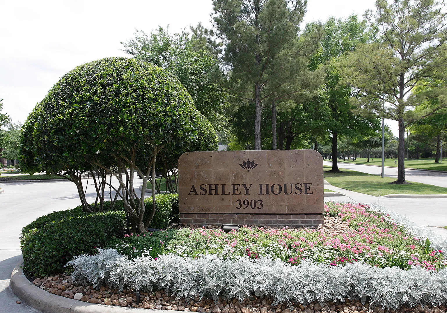 Ashley House — Photo 2