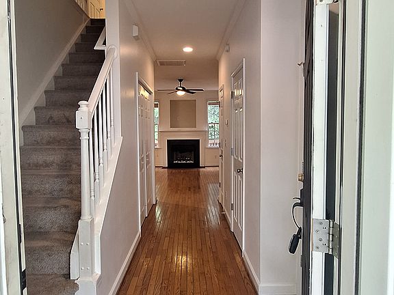 3rd image of 4633 Malone Ct