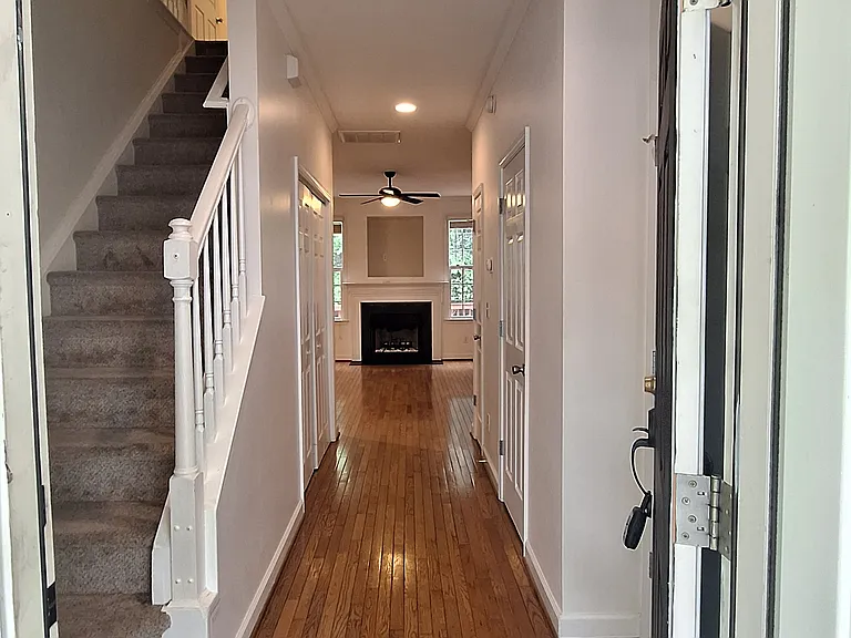 4633 Malone Ct — Photo 3