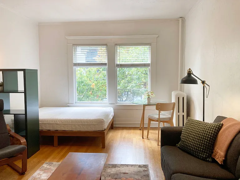 Virginian Apartments — Photo 3