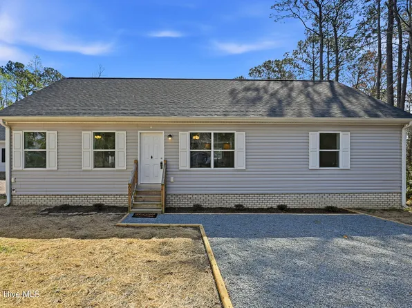 858 Wildwood Circle, Hampstead, NC 28443