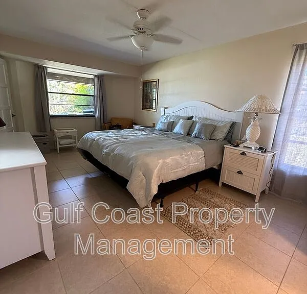 3185 Clifford St — Photo 45