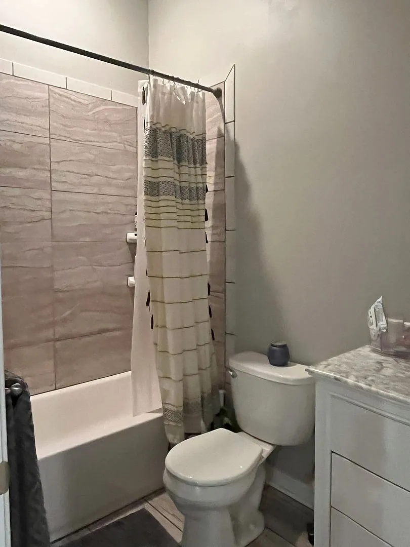 Beautifully Renovated Two Bedroom Highlands Home — Photo 3