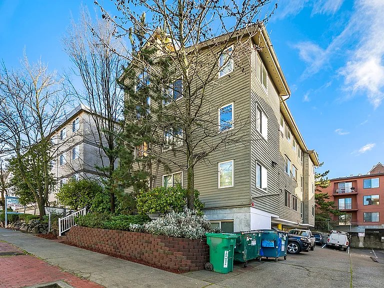 4230 8th Ave NE #101 — Photo 11