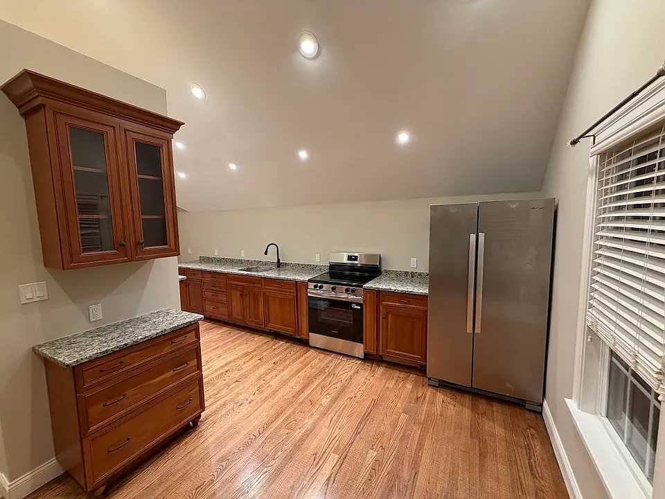 225 Main St #2