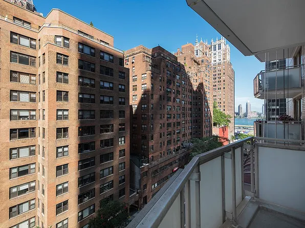 300 E 40th St APT 8B, New York, NY 10016