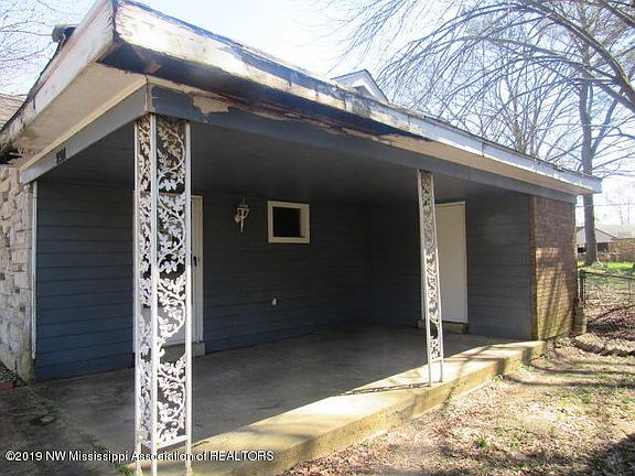 5th image of 2381 Colonial Hills Dr