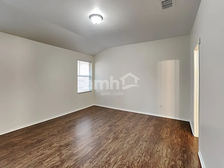 742 Mission Ln — Photo 11